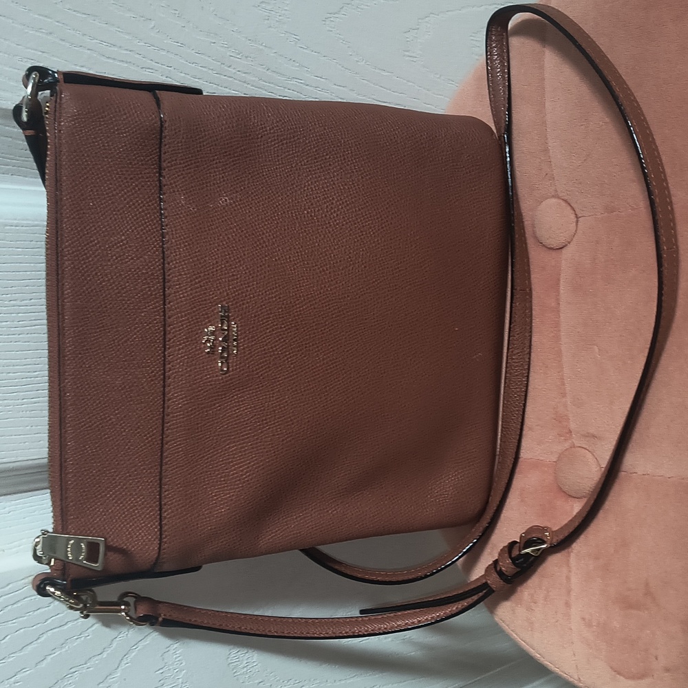 Coach Kitt Messenger Crossbody - Picture 2 of 13